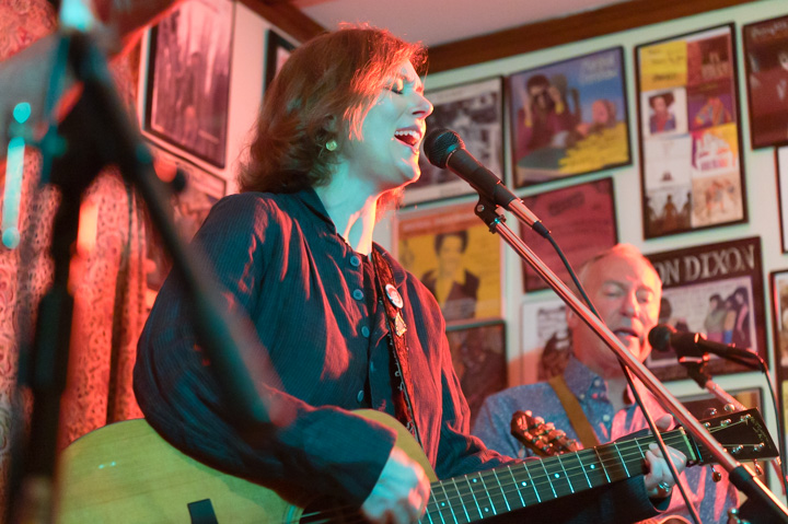 Laura Cantrell Photo 12