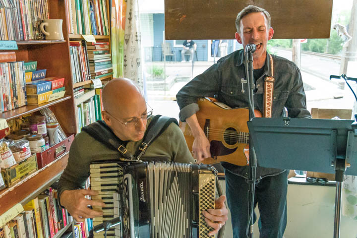 Red Desert Motel Photo 9